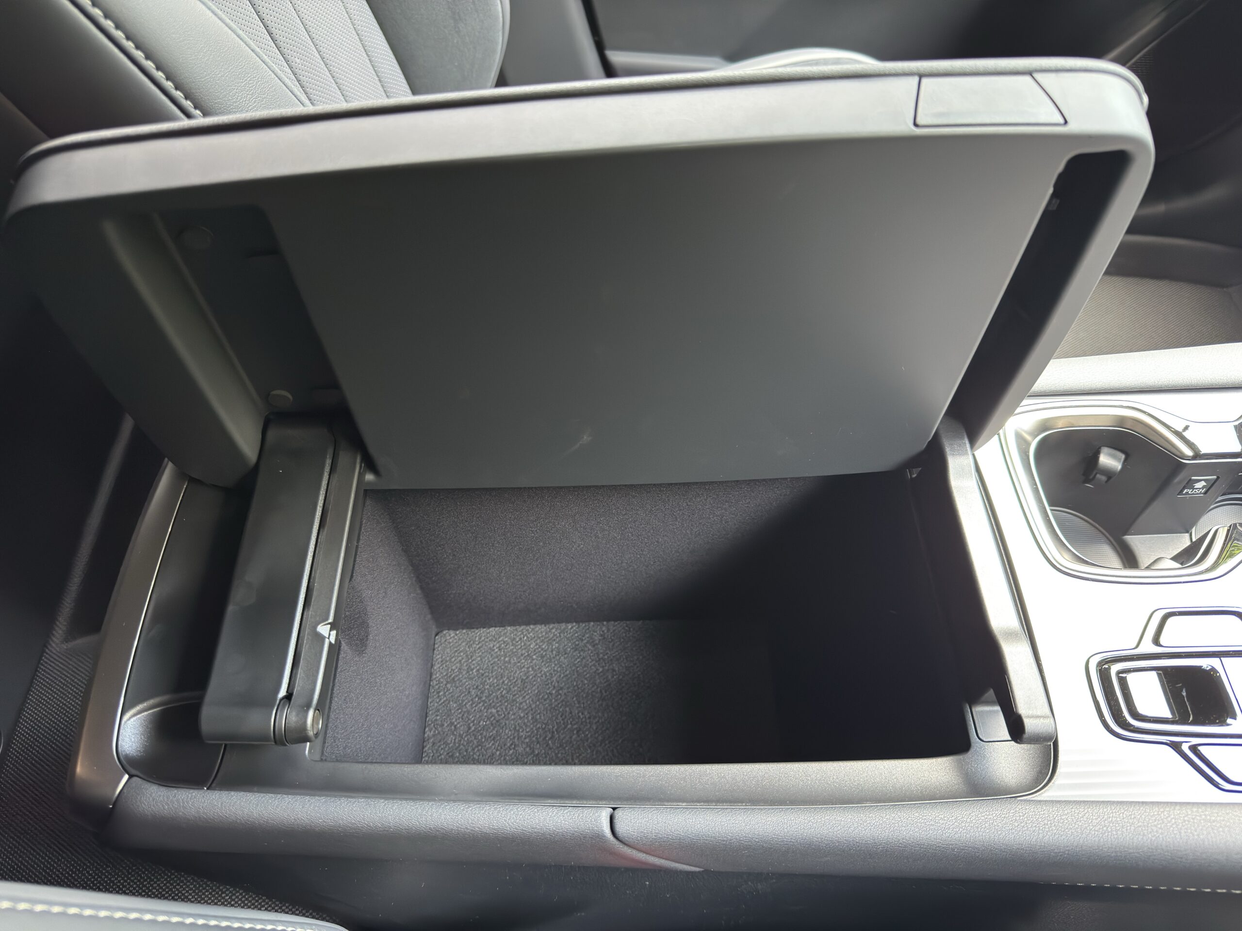 center-console-tray_TALH17_before